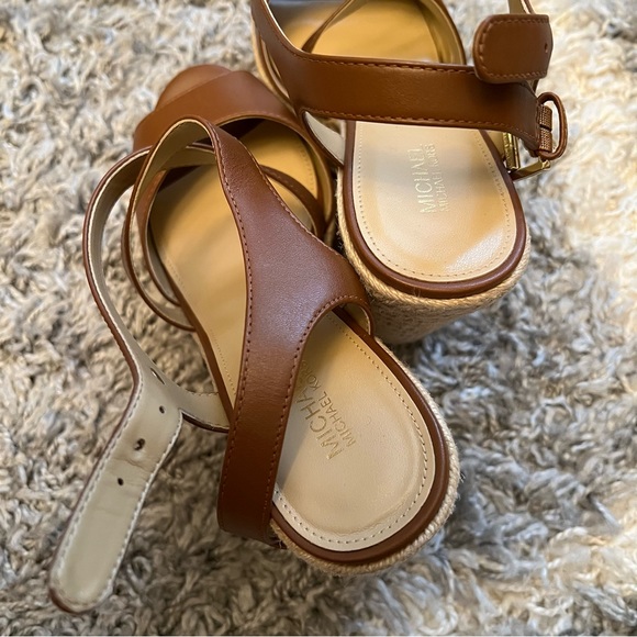 Michael Kors Platform - Picture 7 of 11